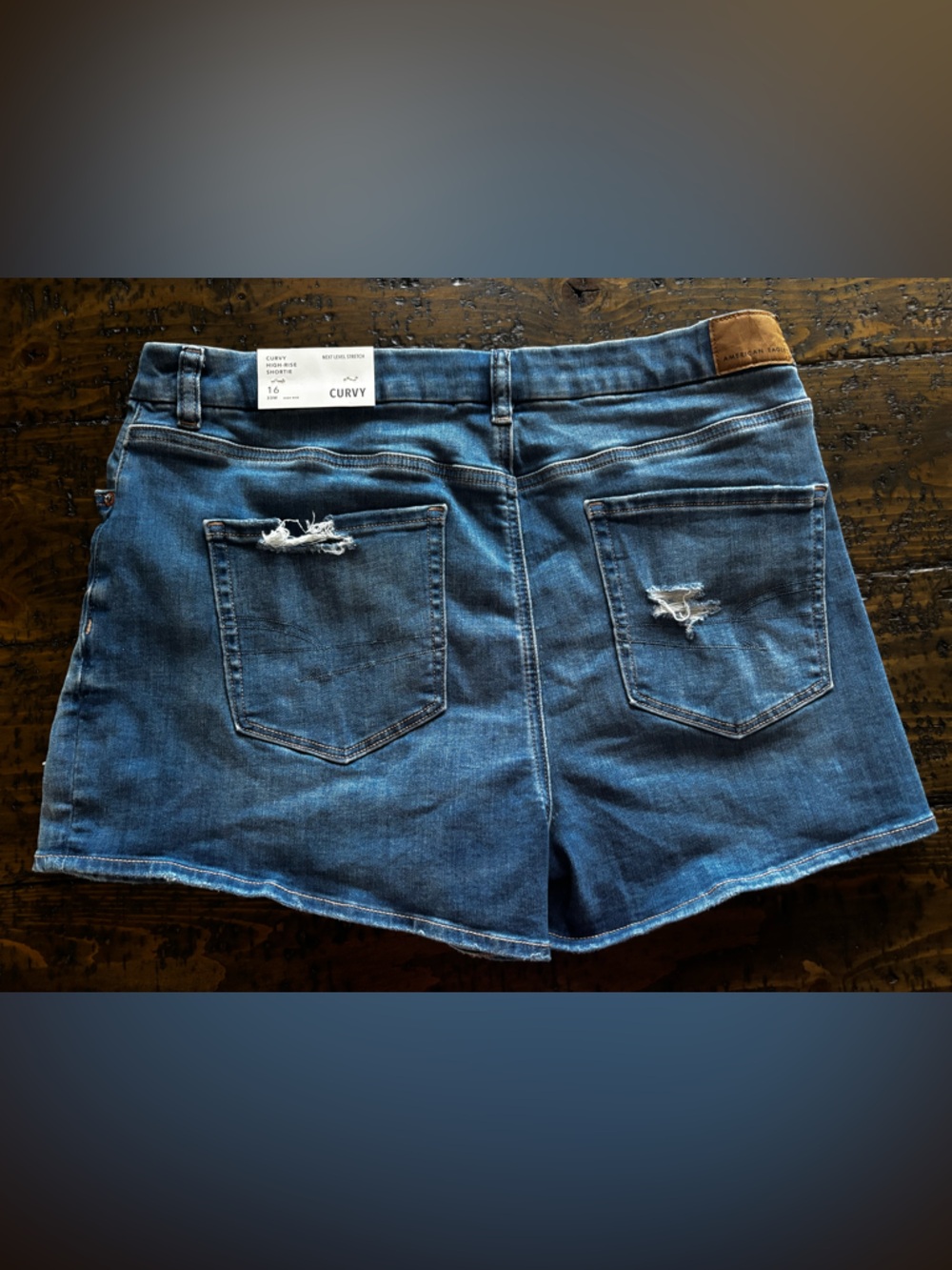 NWT American Eagle Curvy High-Rise Shortie Distressed Jean Shorts - 16 / 33W - Picture 7 of 9